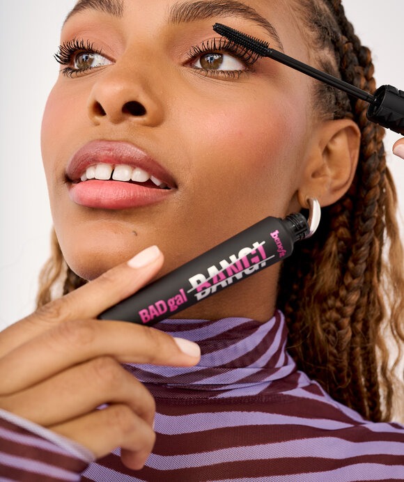 Auftragen der Mascara Badgal Bang!