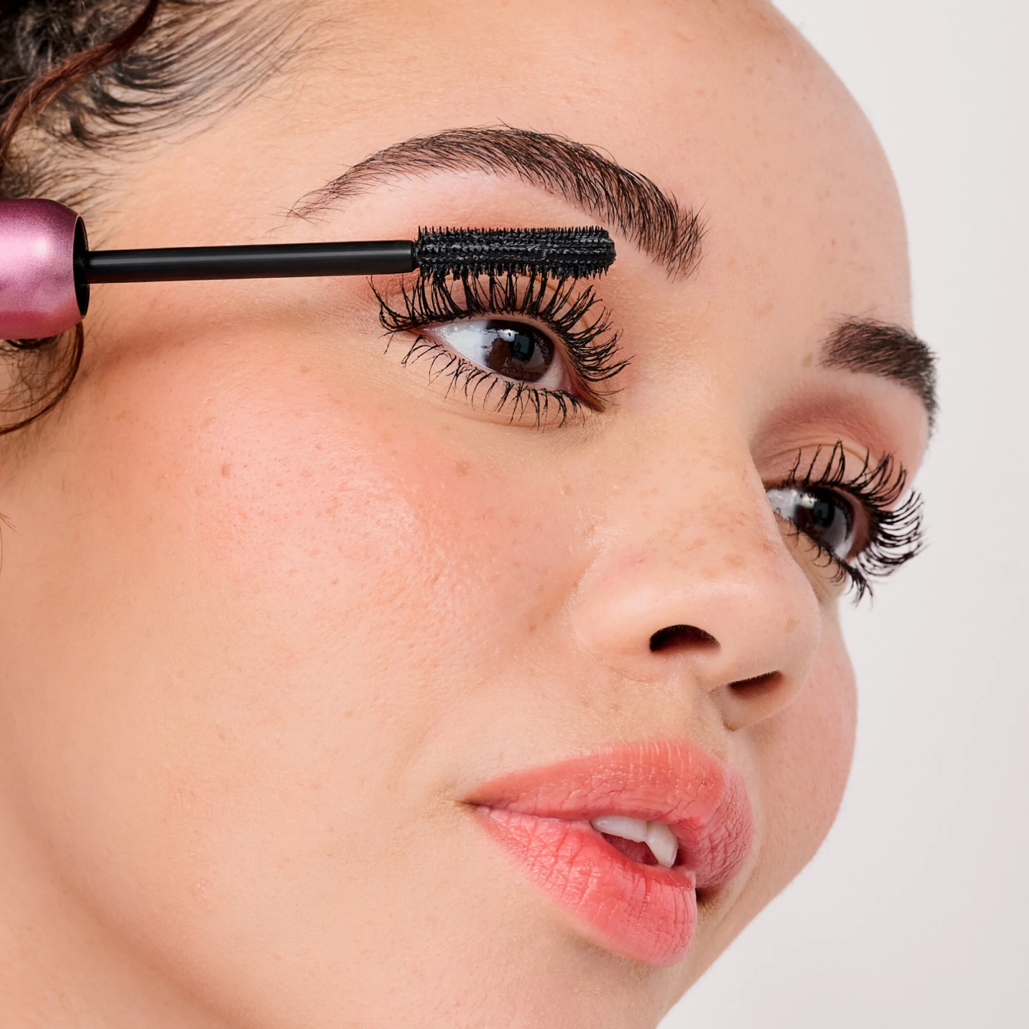 model using badgal bounce mascara
