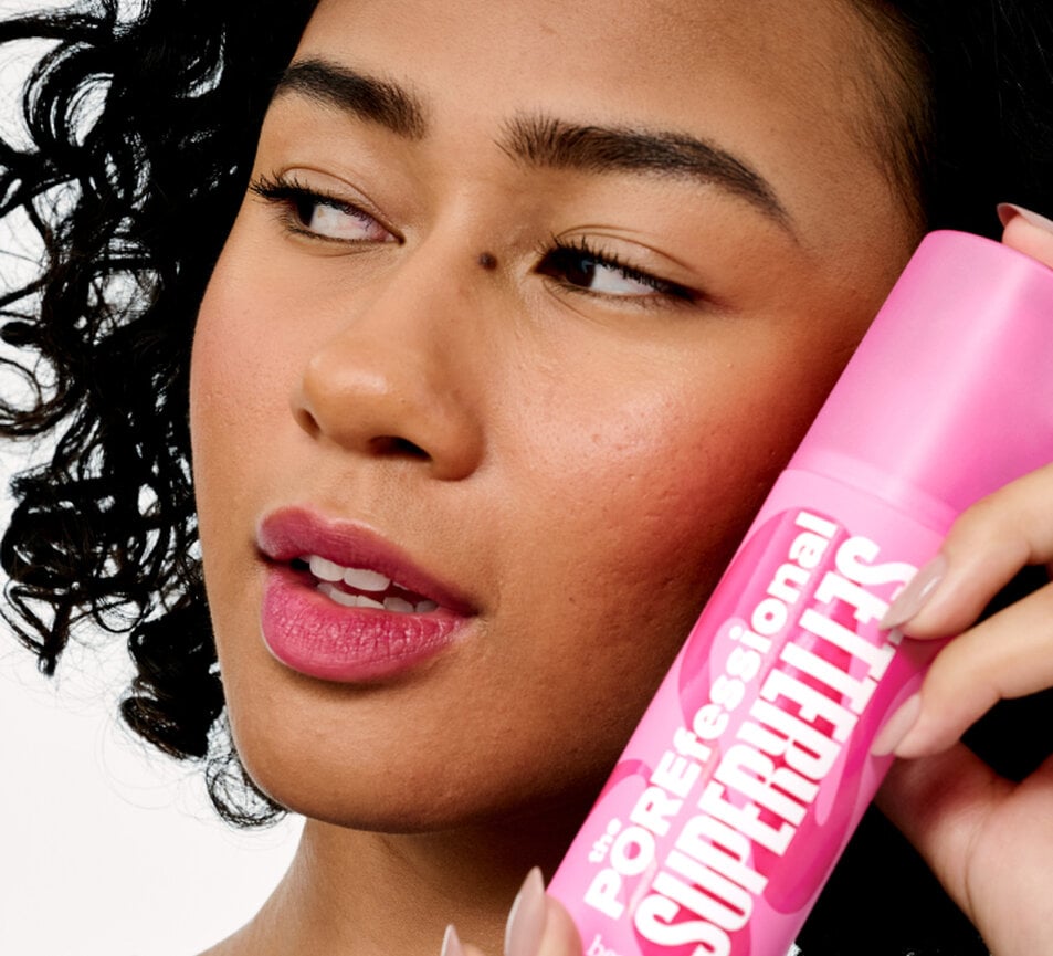 model holding setting spray