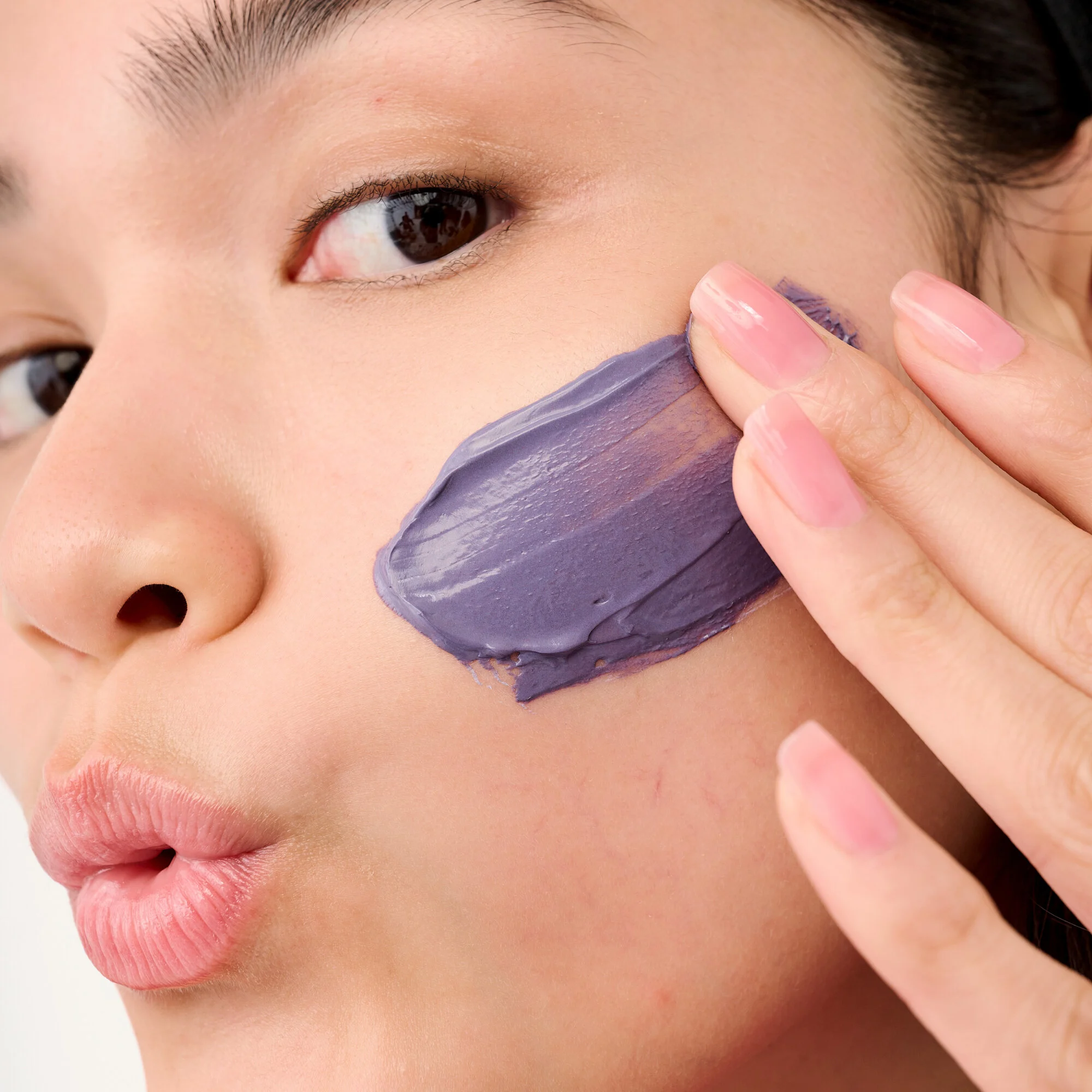 Use Deep Retreat on clean, dry face weekly. Leave for 30 min or until dry. Rinse.