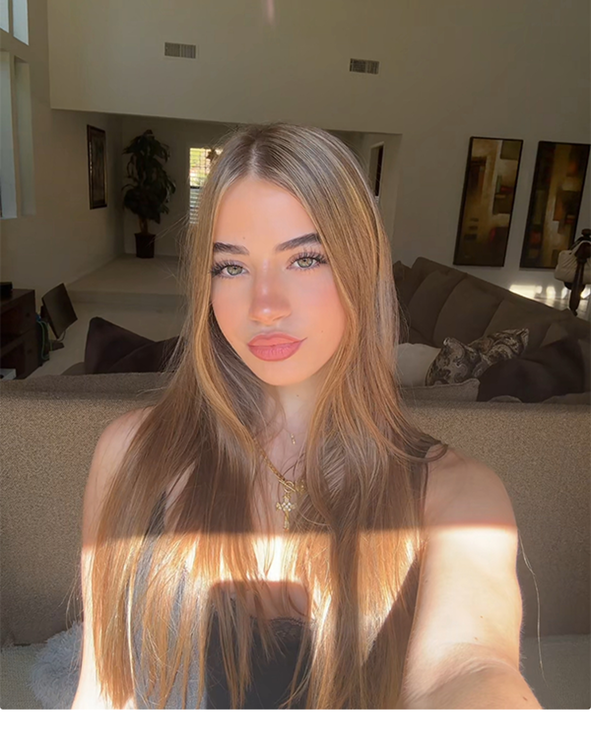 ”Hi! My name is Vicky and I’m an LA based content creator. I’ve been creating beauty content for several years now, and Benefit is one of my favourite brands!”