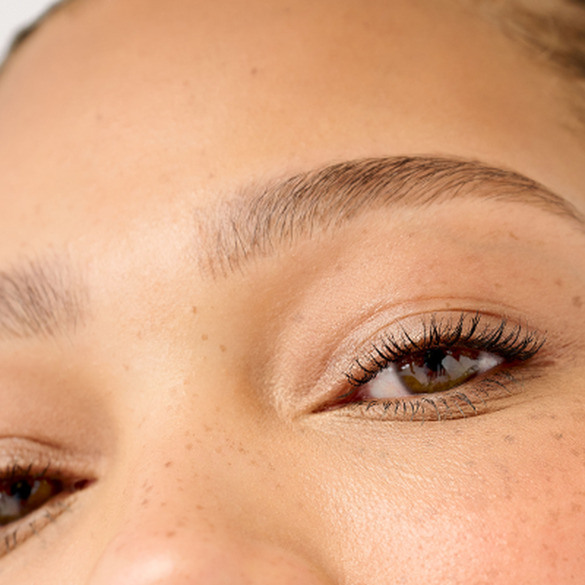 Model for Precisely, My Brow Detailer