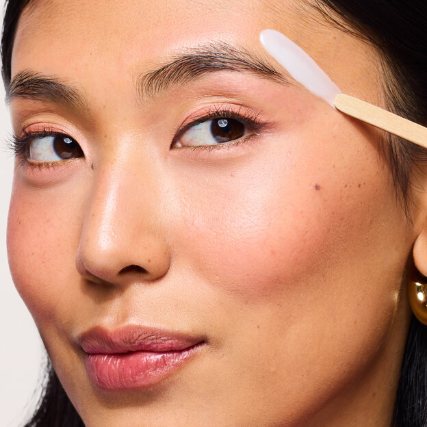 Model eyebrow wax