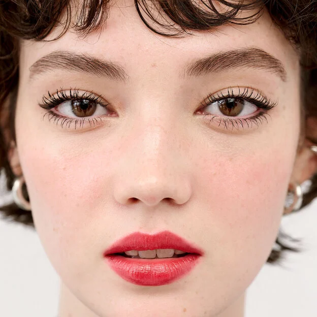 Precisely, My Brow Wax Shade 4.5 Model
